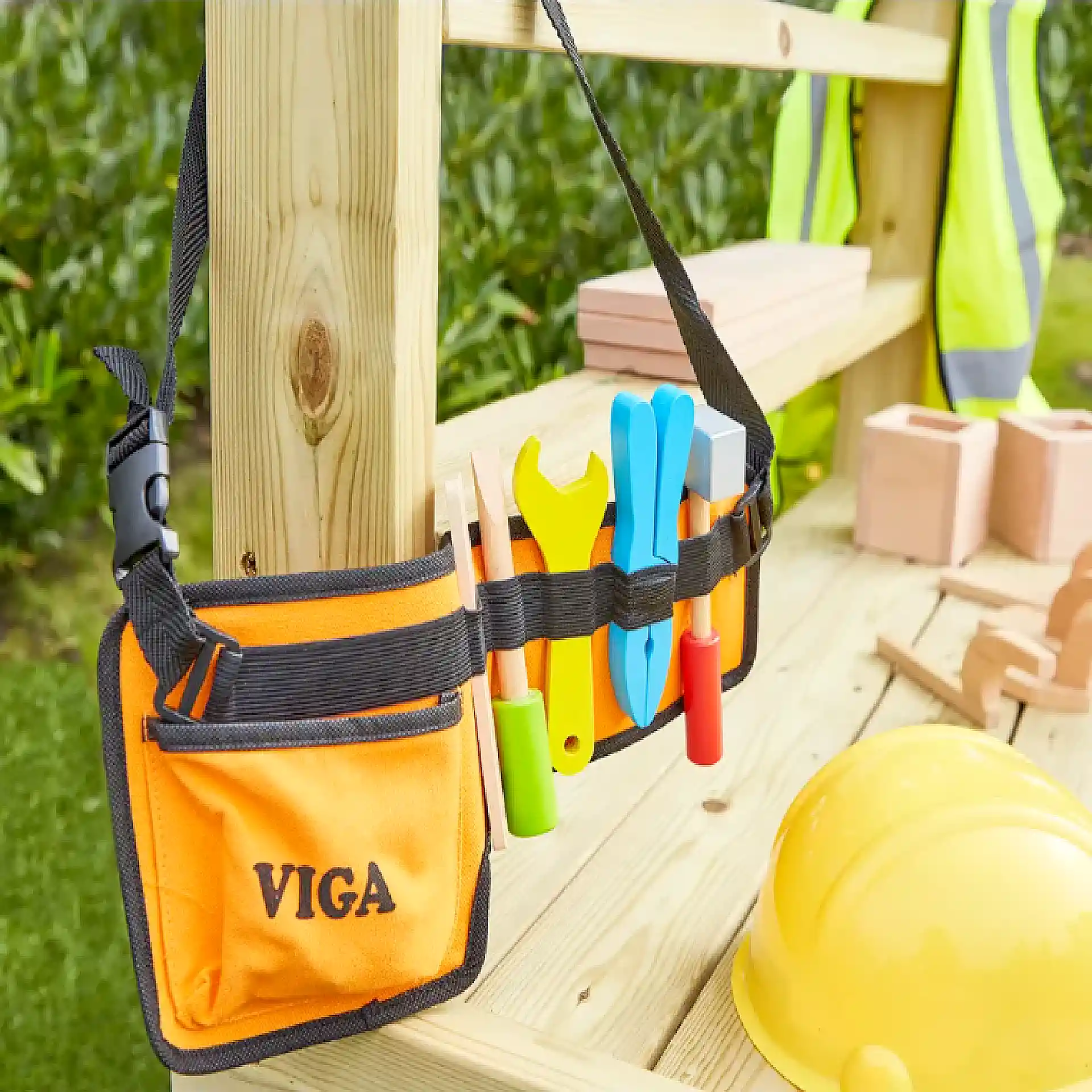 حزام الأدوات الخشبي