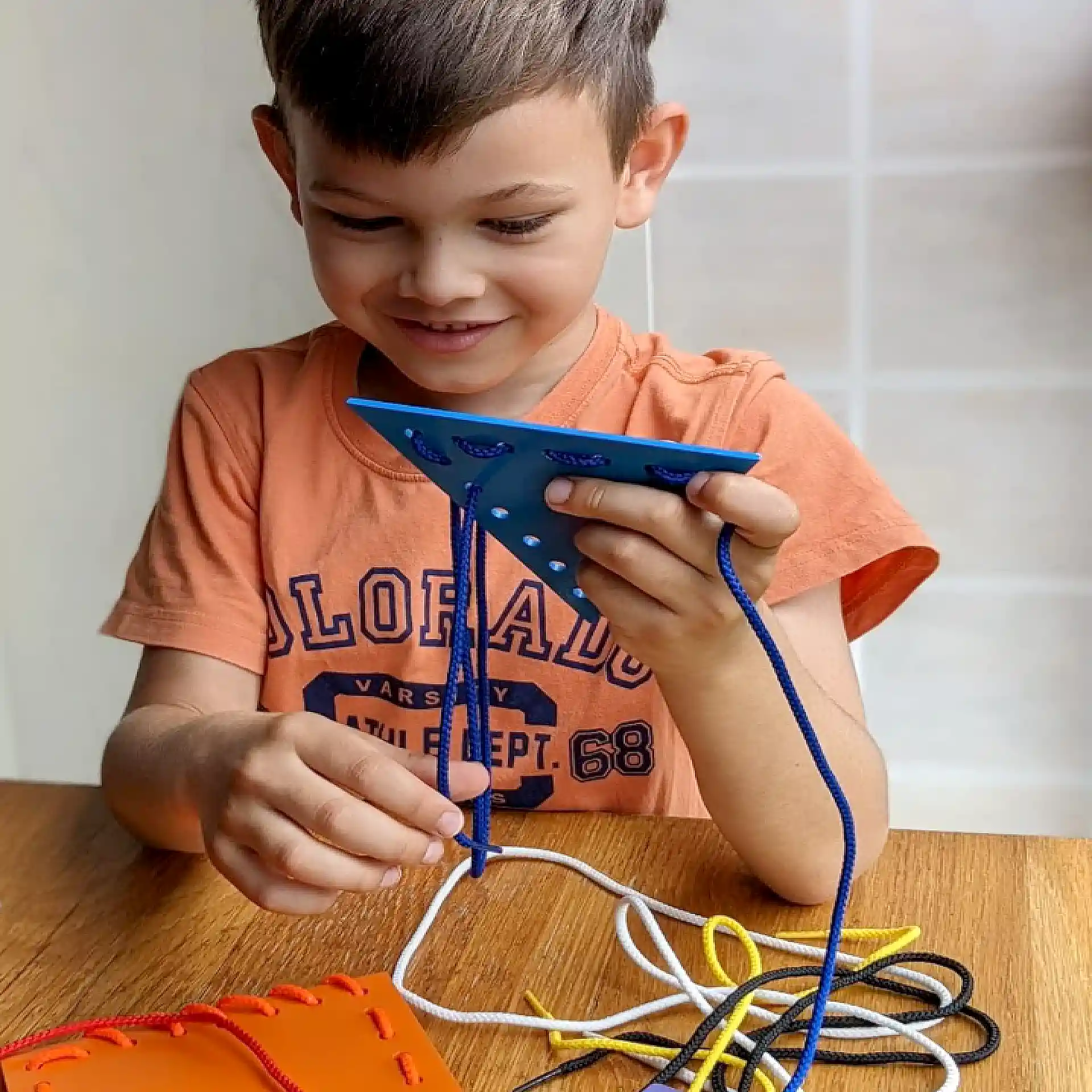 أشكال الخرز بالخيوط