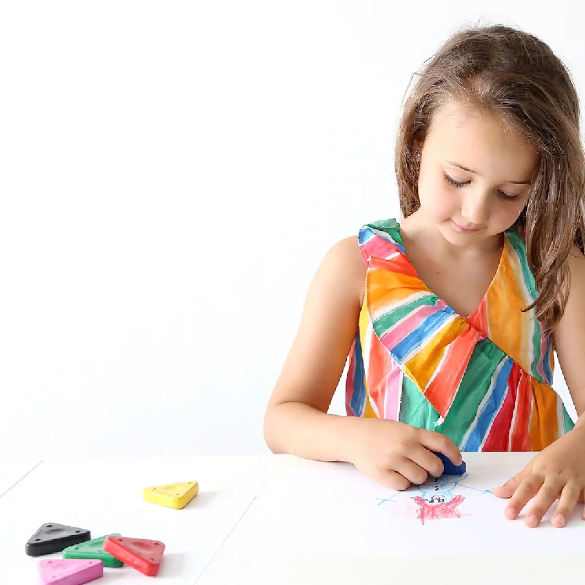 ألوان شمعية للأطفال الصغار